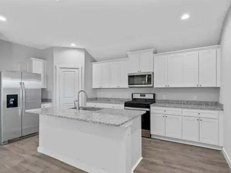 2609 Republic Ave — Photo 7