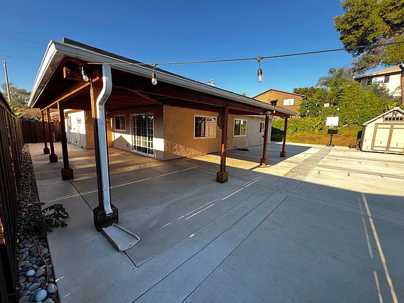 5th image of 463 E Bobier Dr