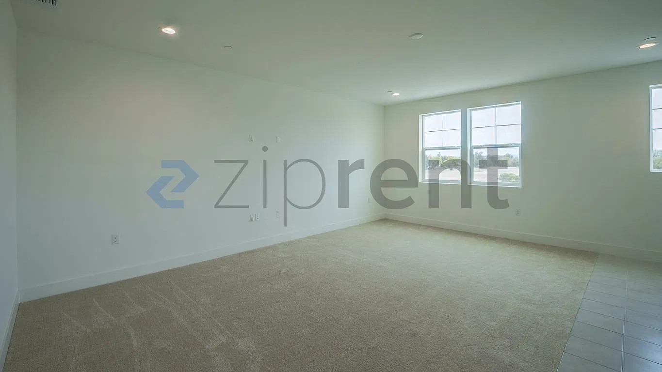 2 bed, 896 sqft, $1,995 — Photo 1