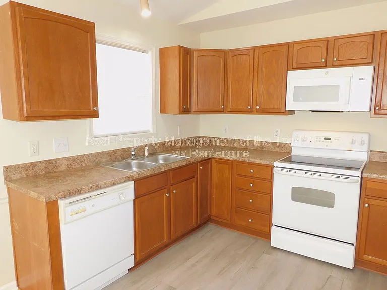 1856 Oakhurst Park Ln — Photo 13