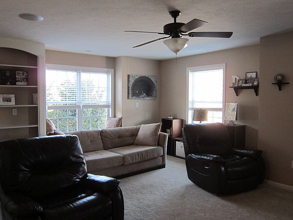 2nd image of 102 Creekside Dr