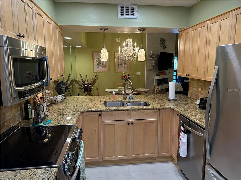 5770 Ashton Lake Dr #8 — Photo 12