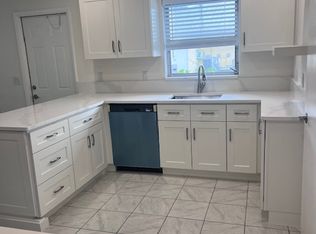 800 Ibis Way APT 2, North Palm Beach, FL 33408
