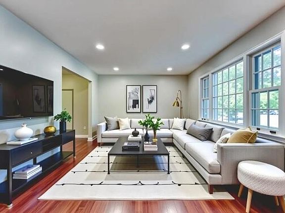 2nd image of 112 Greenbrook Rd