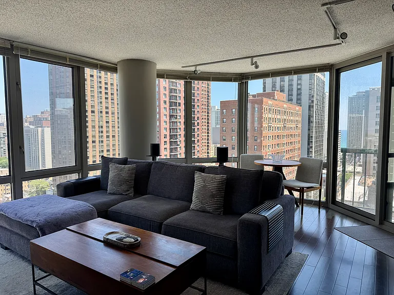 111 W Maple St #1501 — Photo 16