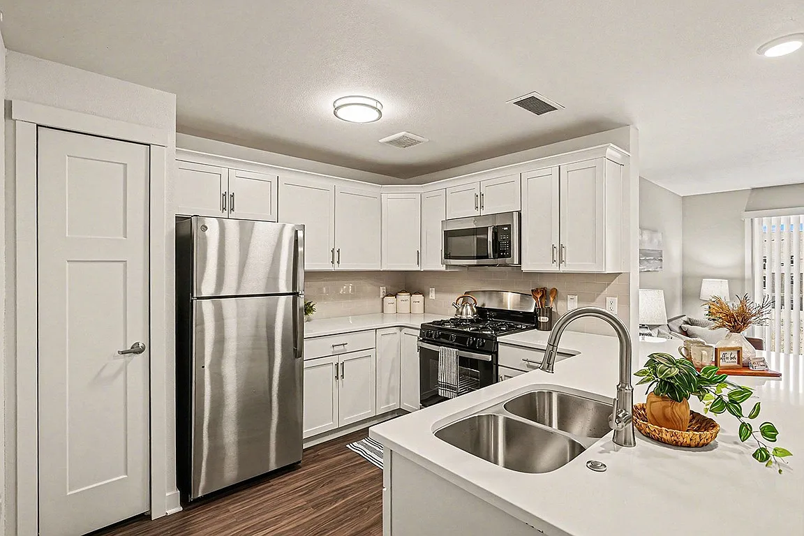 The Grove Apartment Homes — Photo 3