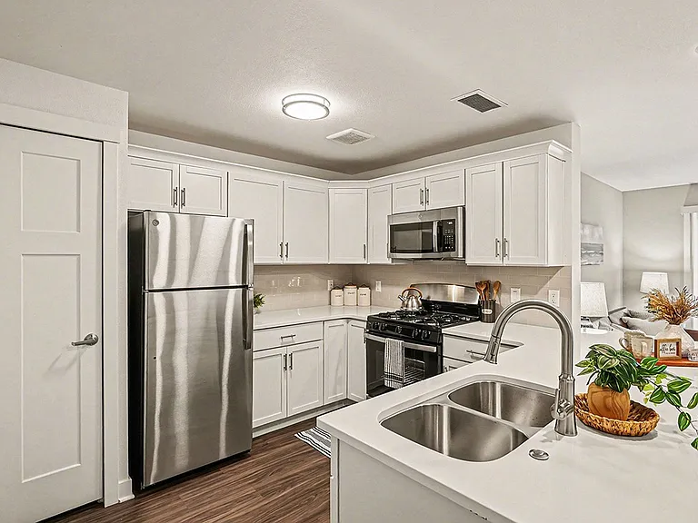 The Grove Apartment Homes — Photo 3