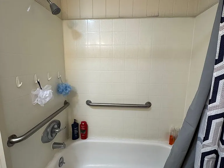 6407 Harvey Dr #B — Photo 16
