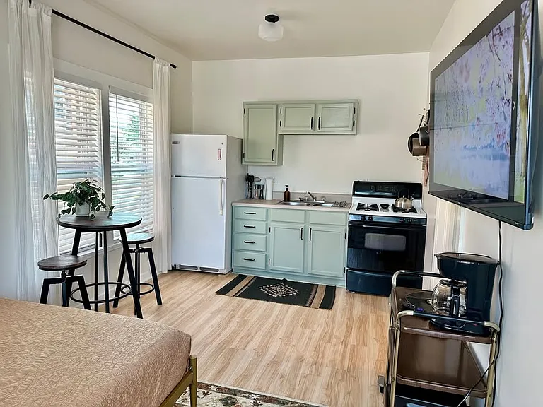 315 N 6th St #10 — Photo 3