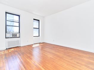 353 W 44th St APT 4B, New York, NY 10036