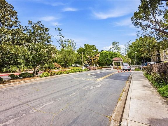 2nd image of 3310 Raintree Cir