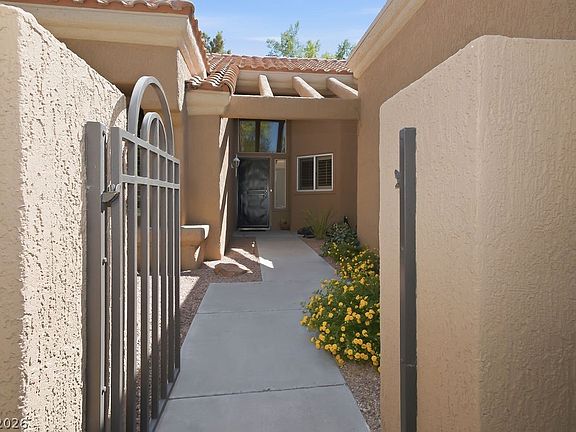 3rd image of 8601 Willowrich Dr