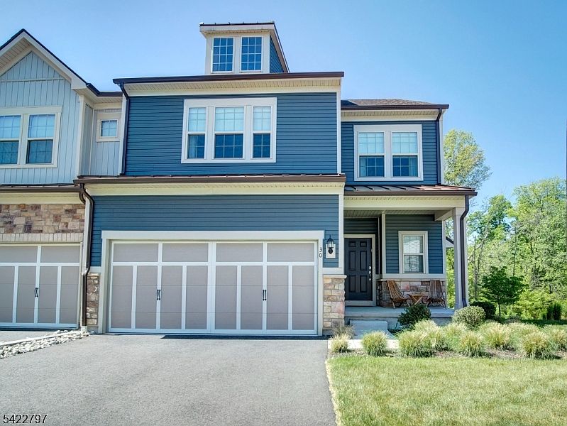 1st image of 30 Dahlia Dr