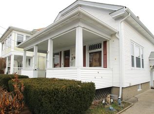 10 Hatfield St, Pawtucket, RI 02861