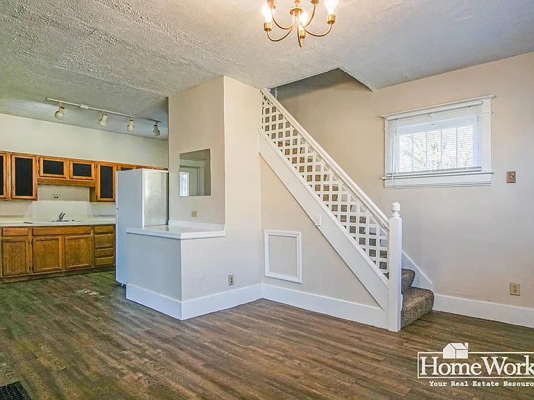 923 S 30th St — Photo 5