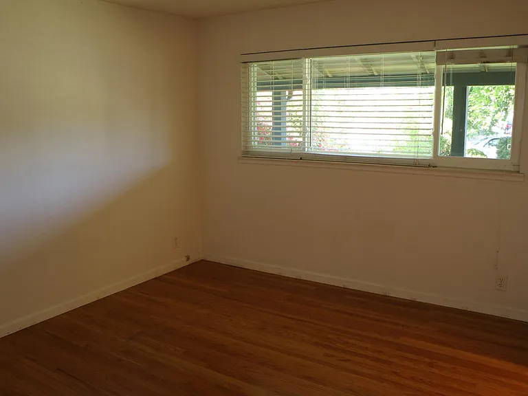 67 Muir Ave — Photo 12