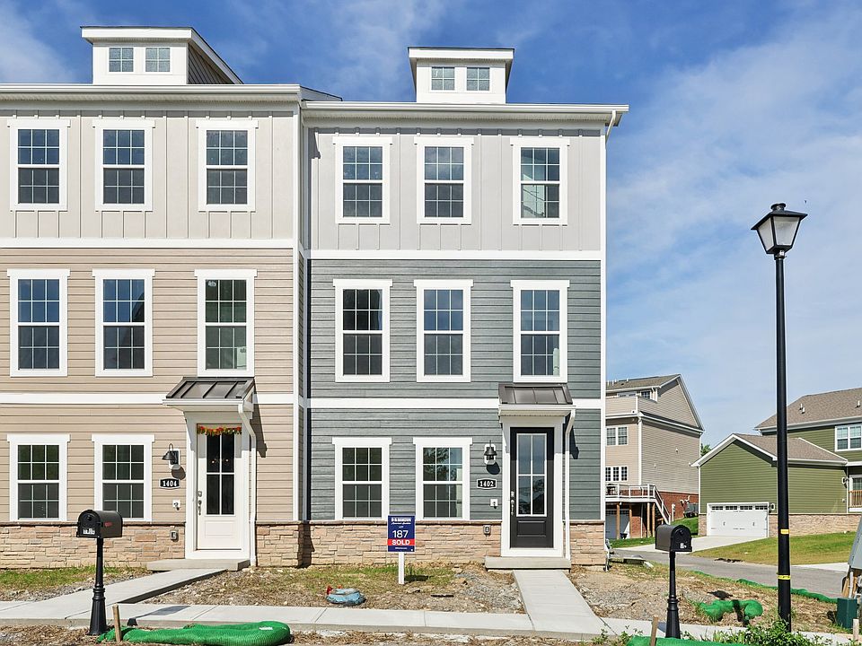 1402 COMMONS - Front View of End Unit Townhome