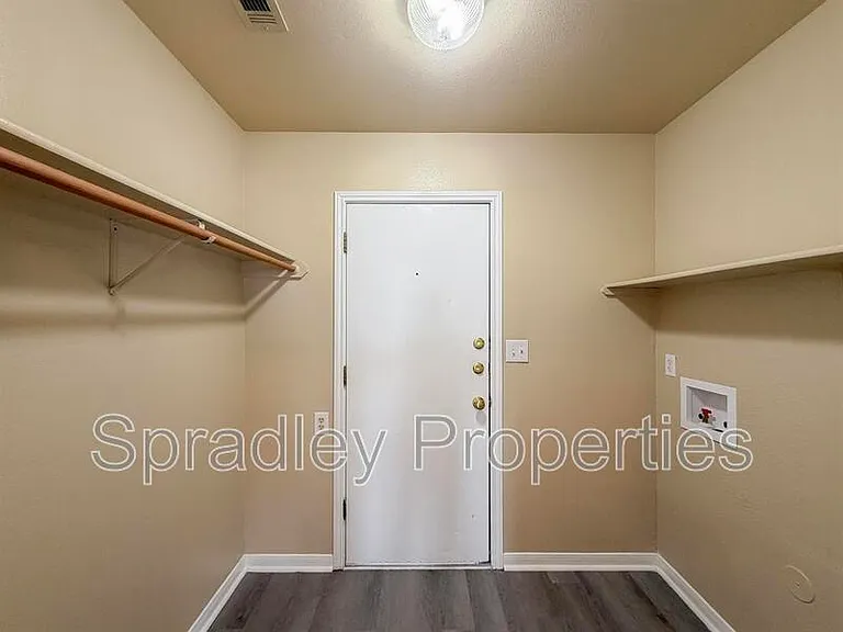217 Meadowbrook Dr — Photo 18