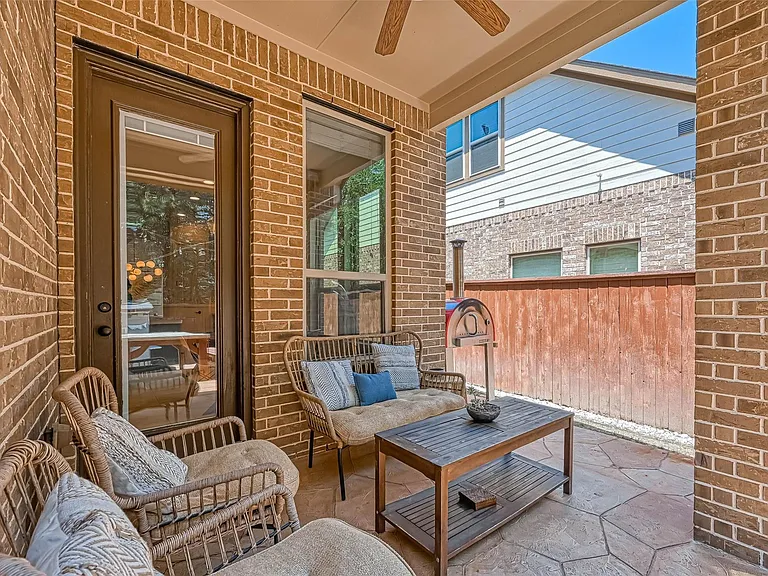 210 Hearthshire Cir — Photo 43