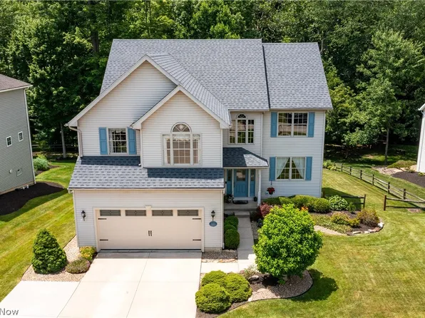 24895 W Northwood Dr, Olmsted Falls, OH 44138