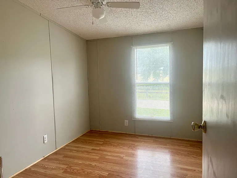 540 Guillot Rd #E — Photo 10