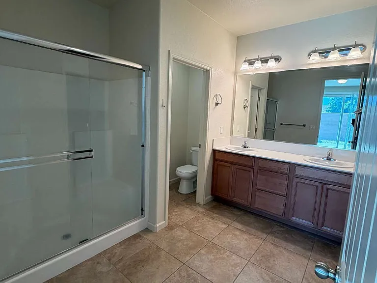 4476 Lindsey Ln — Photo 4