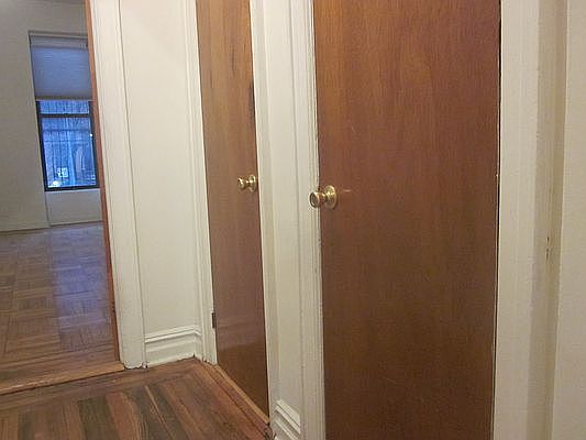 5th image of 630 Willoughby Ave APT 2