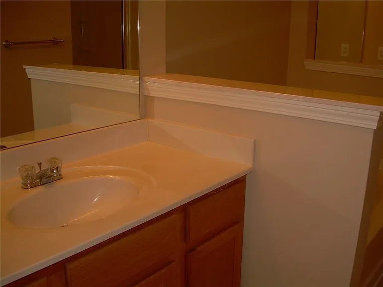 1975 Nocturne Dive
Second bathroom vanity.