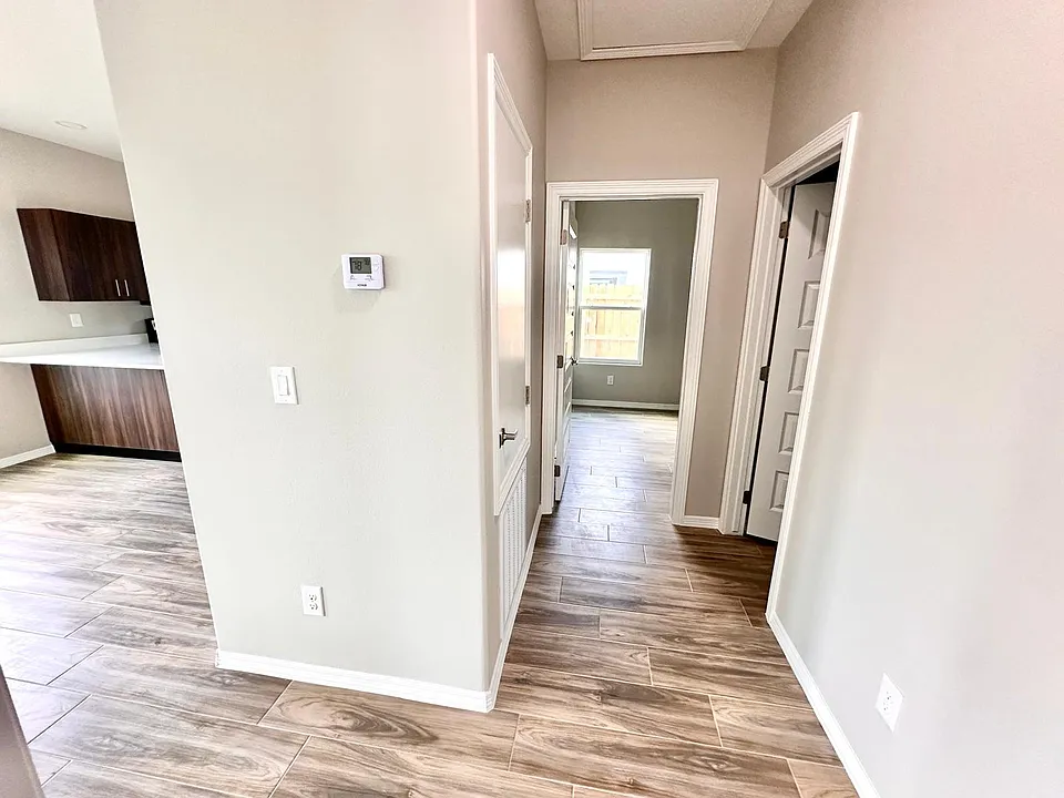 3908 Walnut Ave #2