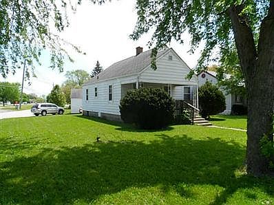 2nd image of 1827 N Lynhurst Dr
