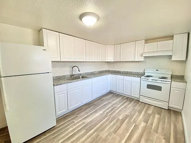 1620 W Colorado St — Photo 5
