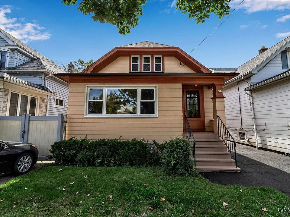 1st image of 481 Winspear Ave