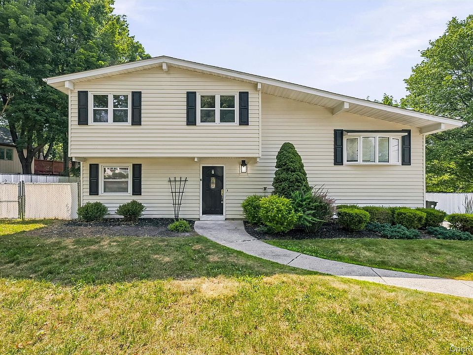 1st image of 7 Elmwood Drive