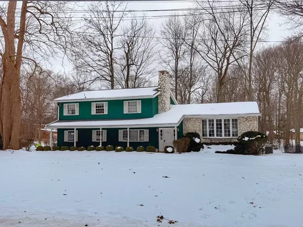 1079 Carol Ln, Tallmadge, OH 44278