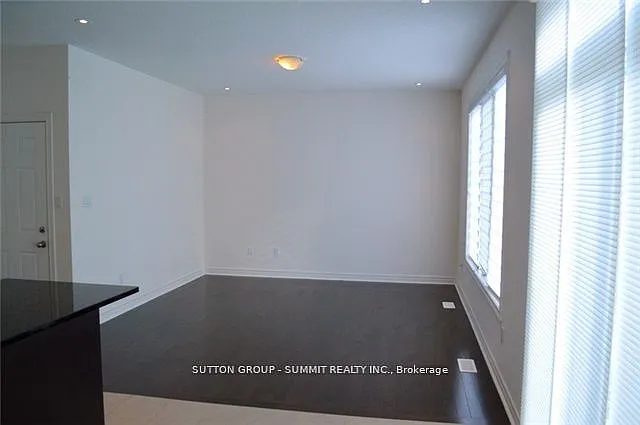 36 Denali Cres — Photo 7
