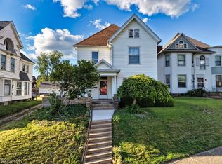 822 Main St, Coshocton, OH 43812
