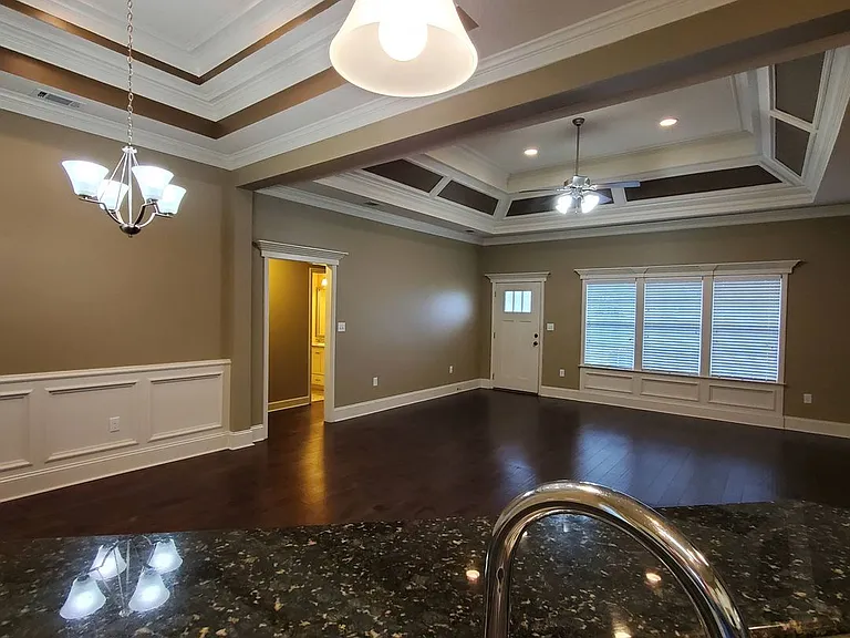518 Barnside Ln — Photo 5