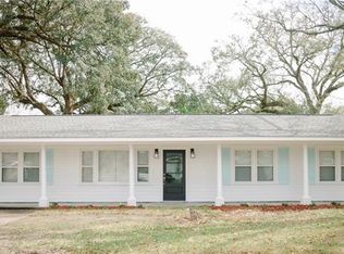 235 River Oaks Dr, Luling, LA 70070