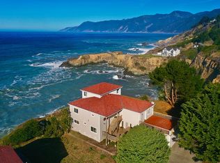 141 Wave Dr, Whitethorn, CA 95589