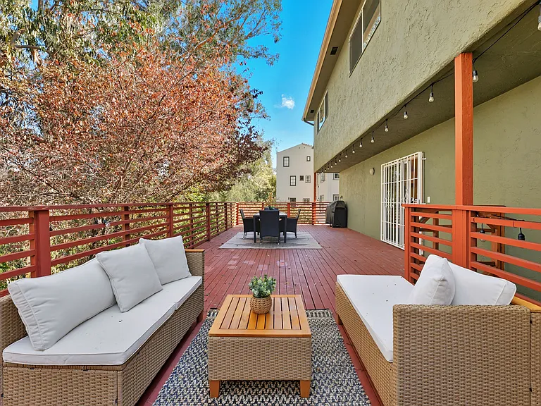 866 Alma Pl — Photo 48