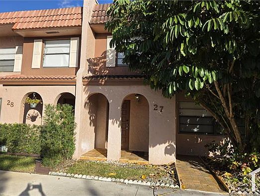 1st image of 27 Laredo Pl #27