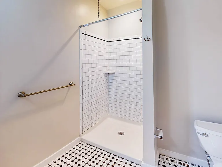 542 Chapel St #5 — Photo 10