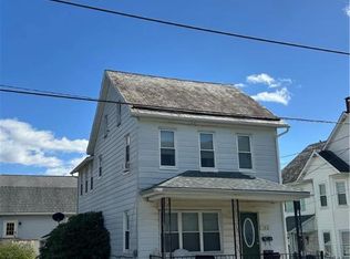 106 W Pennsylvania Ave, Pen Argyl, PA 18072