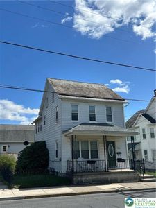 106 W Pennsylvania Ave, Pen Argyl, PA, 18072