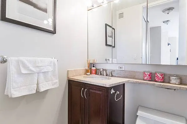 Rented by R New York | media 21