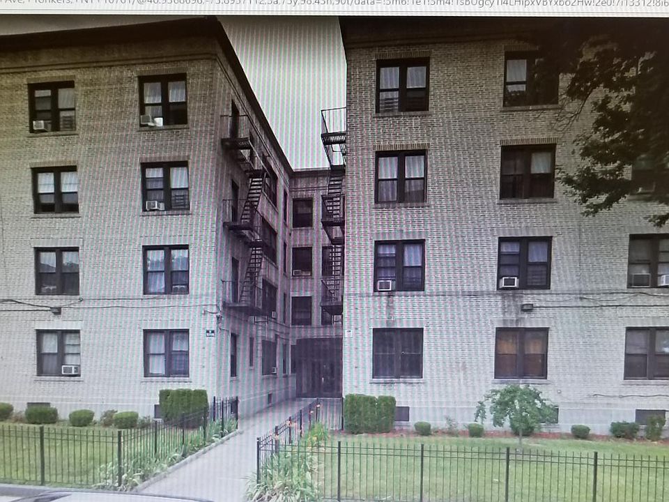 1st image of 64 Locust Hill Ave APT 1C