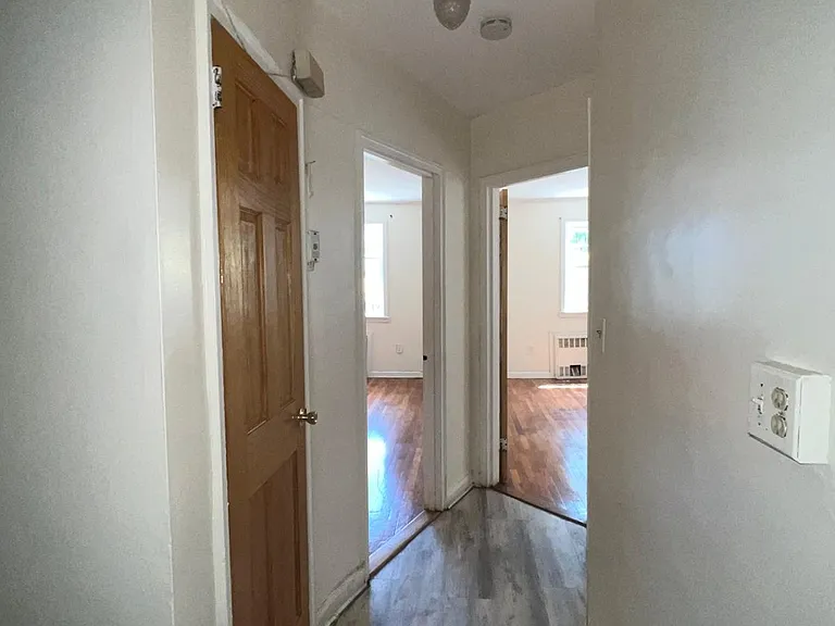 1145 E 52nd St #1 — Photo 4
