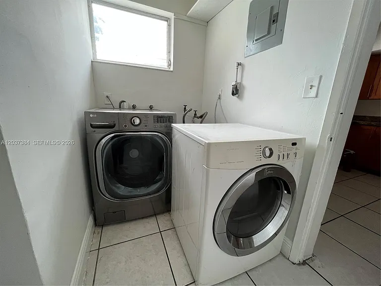 240 NW 48th Ct — Photo 7
