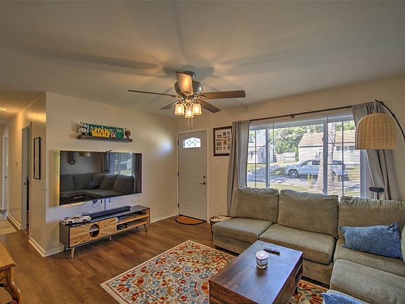 4th image of 55 Ridgeway Dr