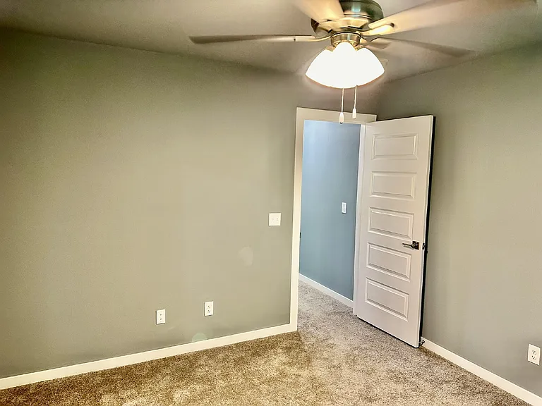 911 N Rupple Rd #106 — Photo 34